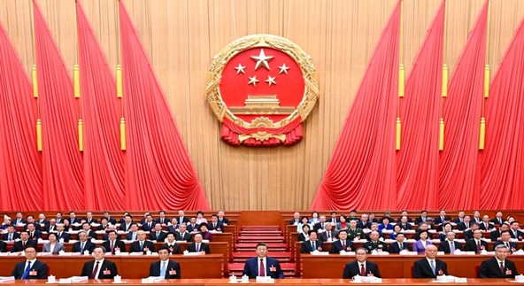 十四届全国人大四次会议在京开幕 习近平等在主席台就座